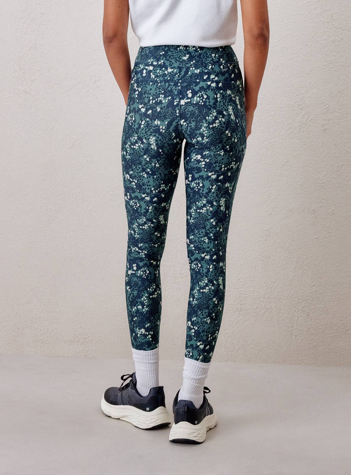 REAKTIV Micro Floral High Waisted Everyday Full Length Legging M - Image 6
